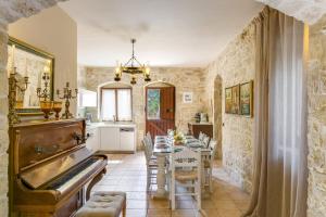 Posedenie v ubytovaní Villa Vincenzos by Villa Plus