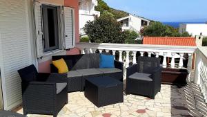 Balkón nebo terasa v ubytování Villa Grande Vista - Spacious 3 BR Apartment with Large terrace and Fantastic sea view