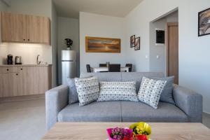 A kitchen or kitchenette at Sunset View