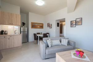 A kitchen or kitchenette at Sunset View