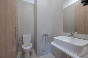 A bathroom at Sunset View