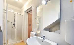 Ένα μπάνιο στο La Villa Elisabeth