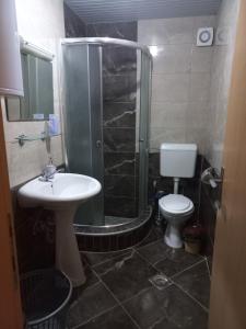 Koupelna v ubytování Apartmani Anja + 4 fotografie