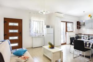 Kuchyňa alebo kuchynka v ubytovaní Apartments MiraSol