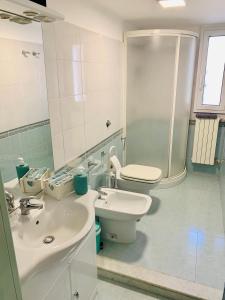 Kúpeľňa v ubytovaní AriadiMare + 37 fotografií