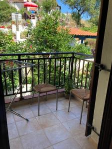 Balkón nebo terasa v ubytování Nikiti Seaview Apartment