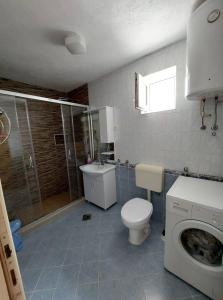 Koupelna v ubytování Guesthouse Lamia