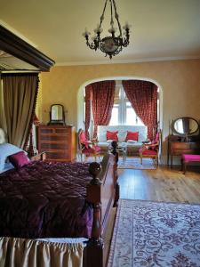 Ліжко або ліжка в номері Severn Manor