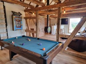 Gallery image of Haus am Berg mit Wellnessbereich, Bar und Panorama in Bühlertal