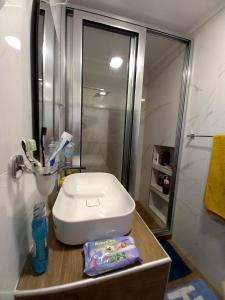 Kylpyhuone majoituspaikassa Guesthouse Eirini Porto Germeno
