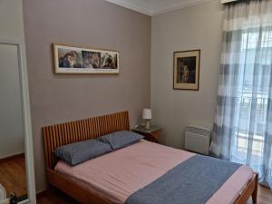 Postel nebo postele na pokoji v ubytování STADION 2 APTS Near Athens City Center(4 beds+sf)