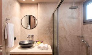 A bathroom at Sissi Lux Villas