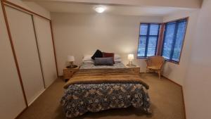 En eller flere senge i et værelse på 4a Bath Street