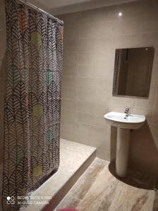 Ένα μπάνιο στο Apartment place italie +59 φωτογραφίες