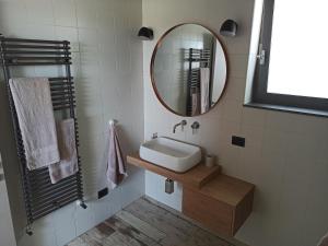 Koupelna v ubytování Villa Cad'à + 30 fotografií