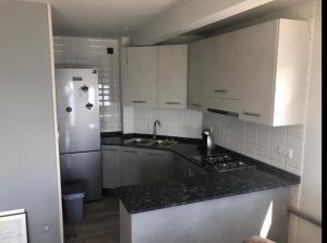 Kuchyňa alebo kuchynka v ubytovaní Apartamento COCO a primera linea de MAR