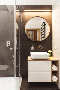 Kúpeľňa v ubytovaní Apartament Stary Drewniany Białka Ski Resort -obok Termy Bania i Kotelnica