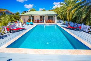 Piscina di Villa Lazy Daze o nelle vicinanze