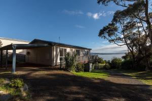 Gallery image of Front Row Beachfront in Binalong Bay