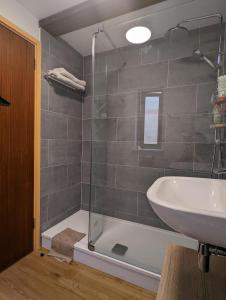 Ванная комната в NEW Bright and Sunny flat in Oxford City Centre