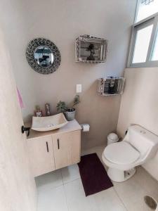A bathroom at Casa con alberca dentro de ex-hacienda en Atlixco