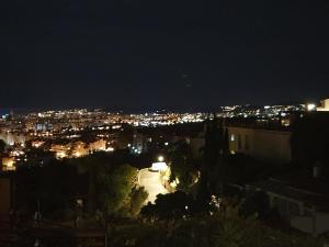 Widok na miasto Fuengirola z tej kwatery prywatnej
