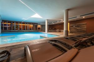 Bazén v ubytovaní Gaia Residence Hotel alebo v jeho blízkosti