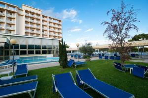 Bazén v ubytování Hotel Terme Antoniano nebo v jeho okolí