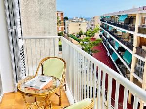 Balkón alebo terasa v ubytovaní APARTBEACH BALANDRO CLIMATIZADO y VISTAS MAR