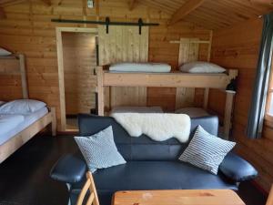 Gallery image of tHoefijzer Luxere Blokhutten 5 pers en Mini Camping in Zwiggelte