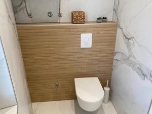 Kúpeľňa v ubytovaní Luxury Two-Bedroom Apartment with Two Private Parking