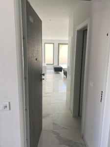 Fotografia z galérie ubytovania Luxury Two-Bedroom Apartment with Two Private Parking v destinácii Makarska