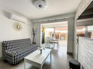 Posedenie v ubytovaní Appartement rénové tout confort avec piscine