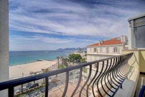 Zdjęcie z galerii obiektu NUB5 - Croisette, terrasse vue mer w Cannes