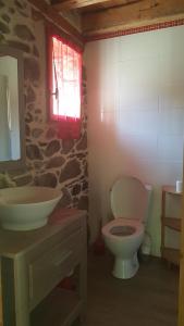 Kúpeľňa v ubytovaní Grange en autonomie en montagne