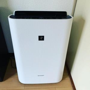 a white refrigerator sitting on a floor next to a wall at Jinpachi Building - Vacation STAY 64315v in Gifu