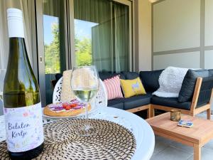 Nápoje v ubytování A chic lakeside dig - Alexandra Apartment Fonyod