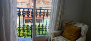 Część wypoczynkowa w obiekcie Pisos Vistalegre 2B con jardín cerca del mar