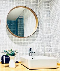 A bathroom at BEST LOFT NEAR REAL MADRID STADIUM