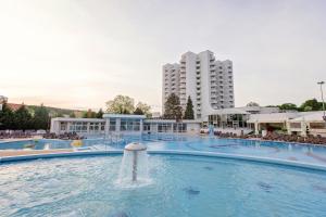 The swimming pool at or close to Hotel International