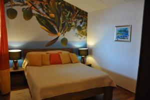Ένα ή περισσότερα κρεβάτια σε δωμάτιο στο Olive Tree Apartment +37 φωτογραφίες
