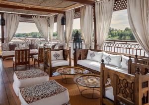 Posezení v ubytování Dahabeya Molouky Nile Cruise- Every Monday from Luxor- Aswan for 05 nights