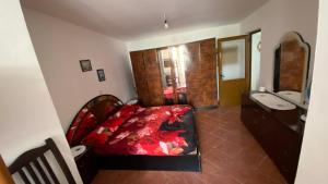 Postel nebo postele na pokoji v ubytování PineSide Rooms