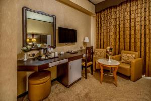Gallery image of THE PARK HOTEL Formerly Al Jawhara Gardens in Dubai