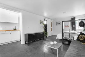 Gallery image of Lovely Studio Apartment with Hot Tub in Reykjavík