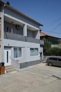 Budova, v ktorej sa apartmán nachádza