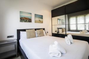 A bed or beds in a room at 41ara1029 Stunning & renovated in Sagrada Familia