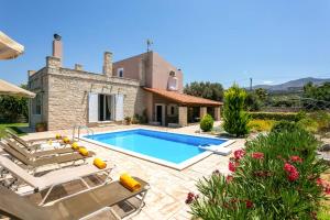 The swimming pool at or close to Villa Terpsy by Villa Plus