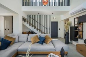 Χώρος καθιστικού στο Villa Thea, stunning view, pool, BBQ, Brand new.