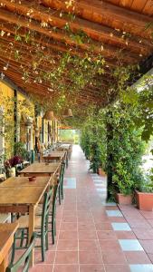 מסעדה או מקום אחר לאכול בו ב-Casale Torre San Magno